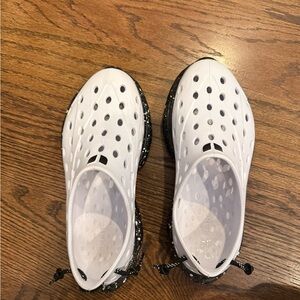 Kids' White and Black Water Shoes